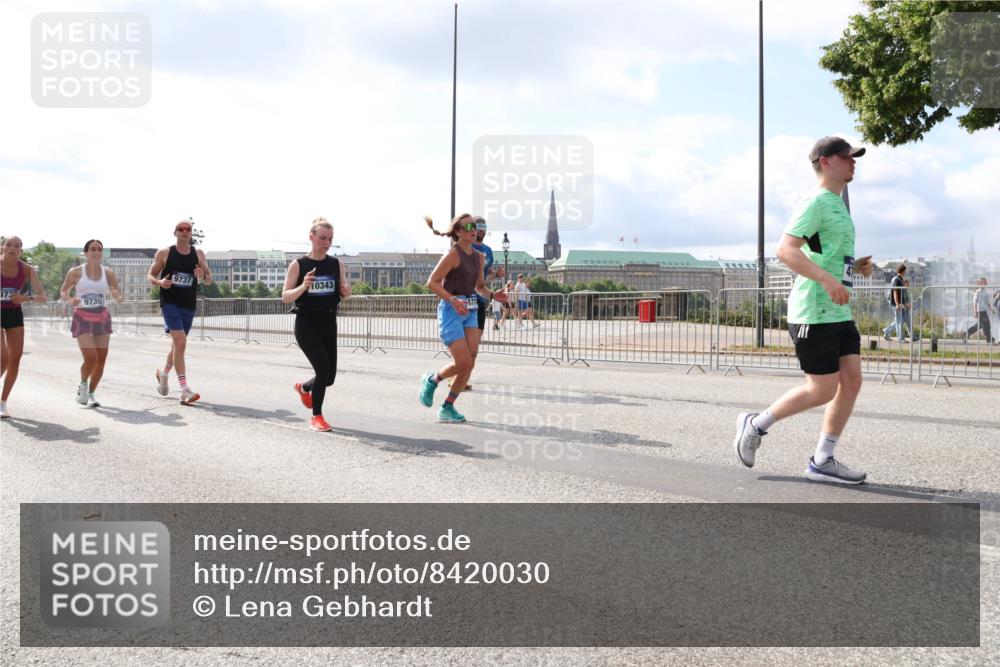 29.06.2025 - hella hamburg halbmarathon Lena Gebhardt http://msf.ph/oto/8420030 29.06.2025 10:05:39 Lombardsbrücke 9736, 9737, 10343, 1229, 1830, 1863, 1936, 1981, 2288, 2298, 2471, 2540, 2624, 3461, 3578, 3929, 4014, 4220, 4782, 5073, 5762, 6059, 8894, 8909, 9075, 9165, 9339, 9477, 9559, 9680, 9736, 9737, 9738, 9917, 10343, 10694, 10791, 10998, 11784, 11873, 11958, 12557, 13221, 14465, 14642, 16092, 16478, 16546, 16847, 17731, 17740, 17885, 18616, 18617, 18973, 19034, 19248 meine-sportfotos.de