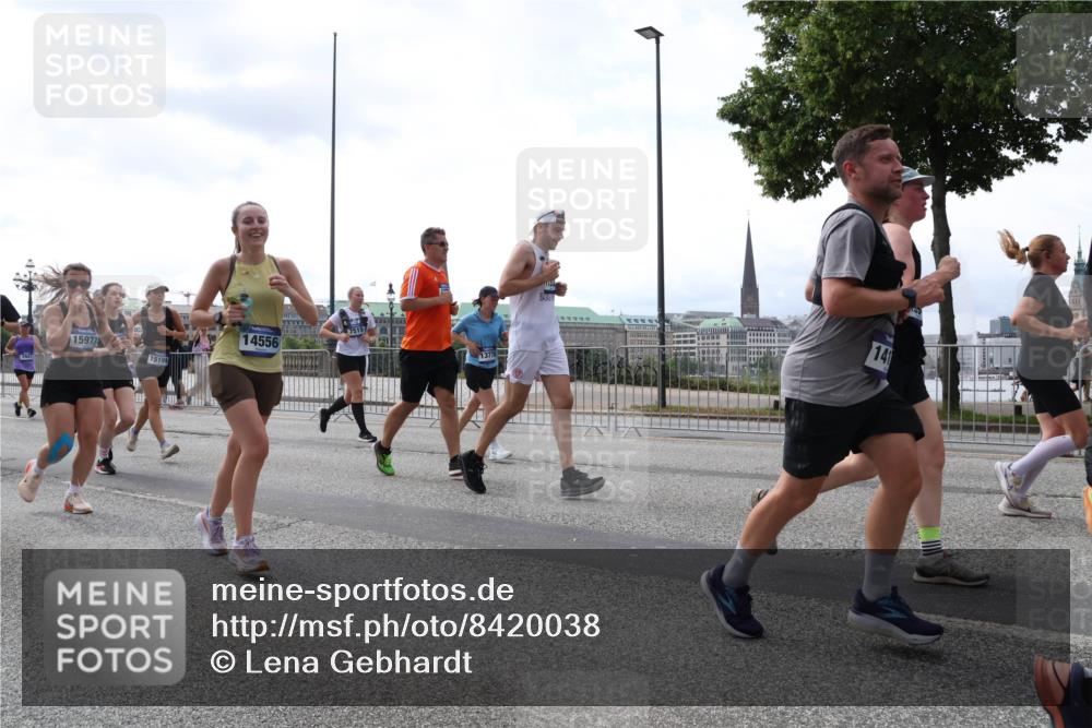 29.06.2025 - hella hamburg halbmarathon Lena Gebhardt http://msf.ph/oto/8420038 29.06.2025 10:42:45 Lombardsbrücke 2941, 15977, 15190, 14556, 7515, 13778, 141, 1150, 1360, 1624, 1656, 1929, 1957, 1964, 1994, 2069, 2134, 2401, 2450, 2509, 2538, 2580, 2940, 2941, 3283, 3378, 3605, 3764, 3874, 4092, 4105, 4334, 4353, 4385, 4778, 4891, 4892, 5067, 5403, 5417, 5810, 5967, 6120, 6764, 6828, 7040, 7260, 7513, 7557, 7666, 8161, 8459, 8525, 8526, 8529, 8712, 8795, 8816, 8991, 9304, 9378, 9980, 10008, 10180, 10454, 10532, 10697, 11142, 11710, 12151, 12441, 13049, 13241 meine-sportfotos.de