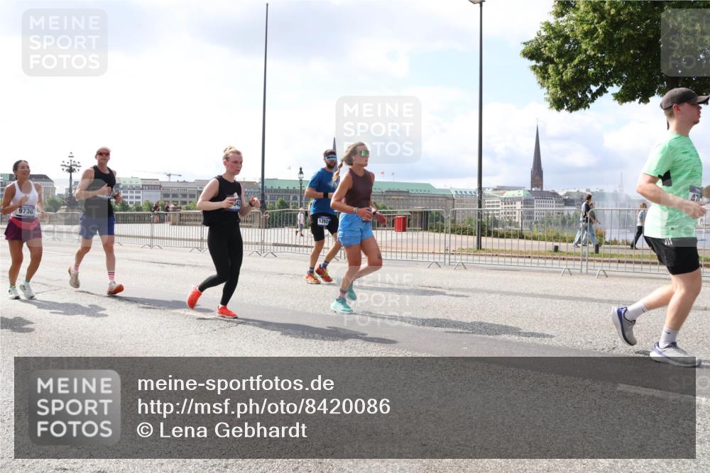 29.06.2025 - hella hamburg halbmarathon Lena Gebhardt http://msf.ph/oto/8420086 29.06.2025 10:05:40 Lombardsbrücke 9736, 12924, 1229, 1448, 1830, 1863, 1936, 1981, 2288, 2298, 2471, 2540, 2624, 3461, 3578, 3929, 4014, 4169, 4220, 4782, 5073, 5762, 6059, 8894, 8909, 9075, 9165, 9339, 9477, 9559, 9680, 9736, 9737, 9738, 9917, 10343, 10694, 10791, 10998, 11784, 11873, 11958, 12557, 13221, 14465, 14642, 16092, 16478, 16546, 16847, 17731, 17740, 17885, 18616, 18617, 18973, 19034, 19248 meine-sportfotos.de