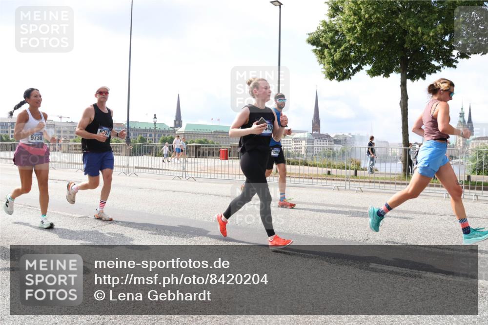 29.06.2025 - hella hamburg halbmarathon Lena Gebhardt http://msf.ph/oto/8420204 29.06.2025 10:05:41 Lombardsbrücke 9736, 9737, 343, 1292, 1229, 1448, 1830, 1842, 1863, 1936, 1981, 2288, 2298, 2471, 2540, 2624, 3461, 3578, 3929, 4014, 4169, 4220, 4782, 5073, 5762, 6059, 8894, 8909, 9075, 9165, 9339, 9477, 9559, 9680, 9736, 9737, 9738, 9917, 10343, 10694, 10791, 10998, 11784, 11873, 11958, 12557, 13221, 14465, 14642, 16092, 16478, 16546, 16847, 17731, 17740, 17885, 18616, 18617, 18857, 18973, 19034, 19248 meine-sportfotos.de