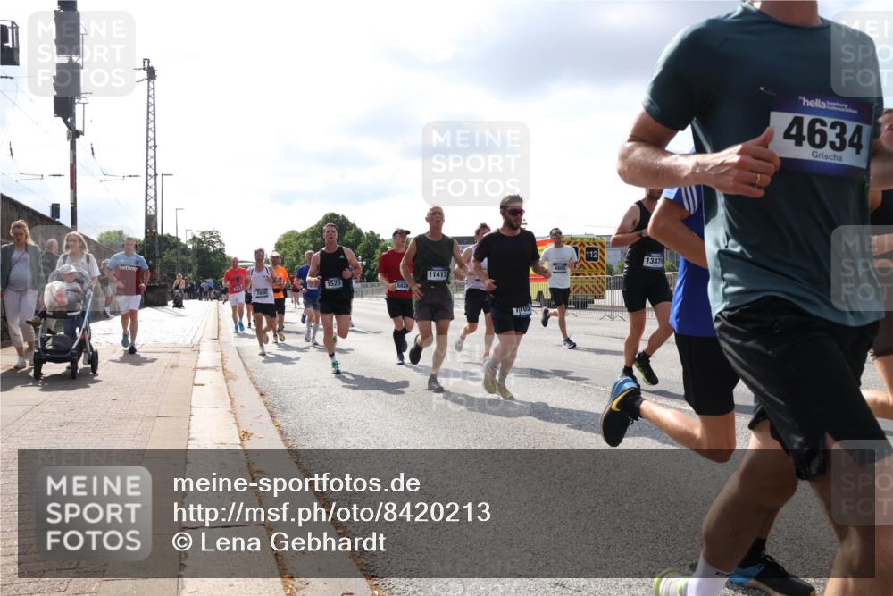 29.06.2025 - hella hamburg halbmarathon Lena Gebhardt http://msf.ph/oto/8420213 29.06.2025 09:51:33 Lombardsbrücke 2880, 1520, 11417, 7105, 112, 13479, 4865, 4634, 1136, 1256, 1520, 1570, 1903, 1912, 1920, 1941, 2579, 2653, 2880, 2972, 3523, 3700, 4297, 4634, 4759, 4843, 4854, 4865, 4888, 4889, 4991, 4999, 5275, 5375, 5387, 5410, 6490, 6593, 6721, 6901, 7092, 7105, 7363, 7378, 7693, 7962, 8122, 8319, 8346, 8871, 8900, 9114, 9262, 9313, 9364, 9371, 9755, 9833, 9885, 10193, 10319, 10375, 10415, 10480, 10669, 10934, 11021, 11049, 11417, 11714, 11907, 11959, 12153, 12623, 12711, 14201 meine-sportfotos.de
