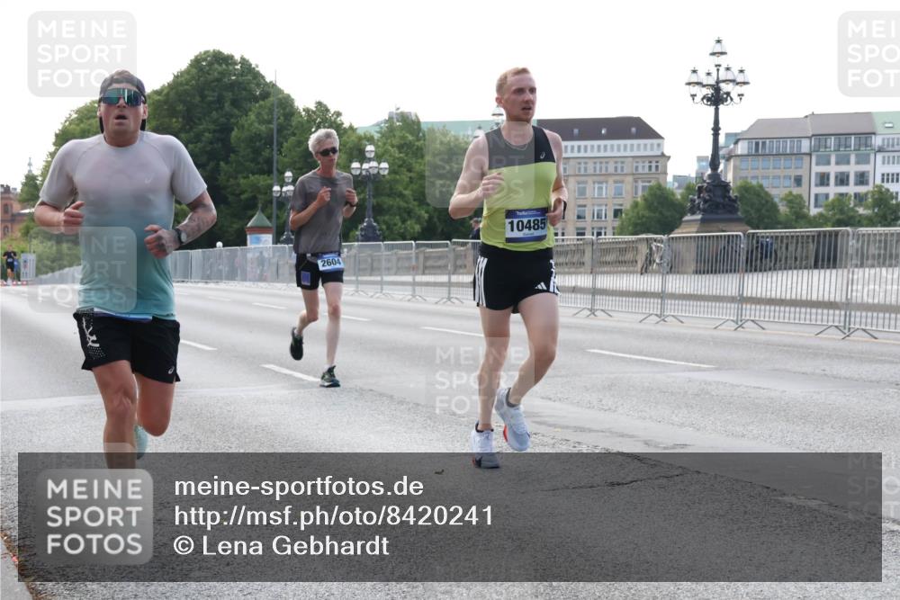 29.06.2025 - hella hamburg halbmarathon Lena Gebhardt http://msf.ph/oto/8420241 29.06.2025 09:41:59 Lombardsbrücke 2604, 10485, 1241, 2459, 2604, 2892, 4128, 4571, 6559, 7142, 7862, 10485, 10780, 11194, 11965, 12067, 12641, 13440, 13751, 13780, 14019, 14107, 14506, 16169, 16361, 16484, 17003, 17752, 18124, 18897 meine-sportfotos.de