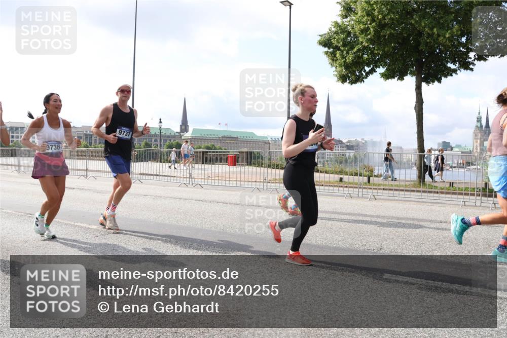 29.06.2025 - hella hamburg halbmarathon Lena Gebhardt http://msf.ph/oto/8420255 29.06.2025 10:05:41 Lombardsbrücke 9737, 9736, 1229, 1448, 1830, 1842, 1863, 1936, 1981, 2288, 2298, 2471, 2540, 2624, 3461, 3578, 3929, 4014, 4169, 4220, 4782, 5073, 5762, 6059, 8894, 8909, 9075, 9165, 9339, 9477, 9559, 9680, 9736, 9737, 9738, 9917, 10343, 10694, 10791, 10998, 11784, 11873, 11958, 12557, 13221, 14465, 14642, 16092, 16478, 16546, 16847, 17731, 17740, 17885, 18616, 18617, 18857, 18973, 19034, 19248 meine-sportfotos.de