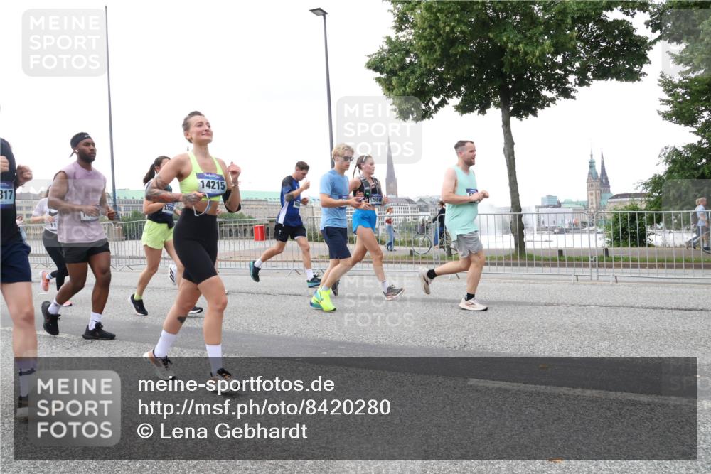 29.06.2025 - hella hamburg halbmarathon Lena Gebhardt http://msf.ph/oto/8420280 29.06.2025 10:52:23 Lombardsbrücke 14215, 317, 12558, 1418, 1826, 1978, 2362, 2420, 2528, 2983, 3038, 3140, 3645, 4087, 4273, 4436, 4591, 4598, 4606, 4815, 5062, 5262, 5360, 6386, 6403, 6404, 6406, 6456, 6671, 6985, 7511, 7682, 7690, 7691, 7735, 7812, 8194, 8196, 8250, 8251, 8621, 9068, 9070, 9103, 9368, 9460, 9730, 9731, 10080, 10296, 10342, 10392, 10533, 10634, 10673, 10884, 10928, 11084, 11101, 11126, 11127, 11297, 11375, 11736, 11899, 11974, 12546, 12558 meine-sportfotos.de