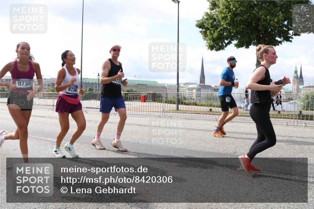 29.06.2025 - hella hamburg halbmarathon Lena Gebhardt http://msf.ph/oto/8420306 29.06.2025 10:05:41 Lombardsbrücke 9738, 9736, 737, 1292, 1229, 1448, 1830, 1842, 1863, 1936, 1981, 2288, 2298, 2471, 2540, 2624, 3461, 3578, 3929, 4014, 4169, 4220, 4782, 5073, 5762, 6059, 8894, 8909, 9075, 9165, 9339, 9477, 9559, 9680, 9736, 9737, 9738, 9917, 10343, 10694, 10791, 10998, 11784, 11873, 11958, 12557, 13221, 14465, 14642, 16092, 16478, 16546, 16847, 17731, 17740, 17885, 18616, 18617, 18857, 18973, 19034, 19248 meine-sportfotos.de
