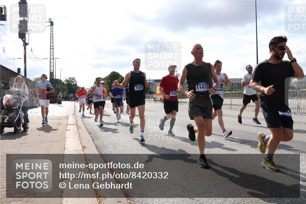 29.06.2025 - hella hamburg halbmarathon Lena Gebhardt http://msf.ph/oto/8420332 29.06.2025 09:51:34 Lombardsbrücke 1520, 15828, 11417, 542, 1136, 1256, 1520, 1570, 1903, 1912, 1920, 1941, 2579, 2653, 2880, 2972, 3437, 3523, 3700, 4297, 4634, 4759, 4843, 4854, 4865, 4888, 4889, 4991, 4999, 5275, 5375, 5387, 5410, 6490, 6593, 6721, 6901, 7092, 7105, 7363, 7378, 7693, 7962, 8319, 8346, 8871, 8900, 9114, 9262, 9313, 9364, 9371, 9755, 9885, 10319, 10375, 10415, 10480, 10669, 10934, 11021, 11049, 11417, 11714, 11907, 11959, 12153, 12623, 12711, 14201 meine-sportfotos.de