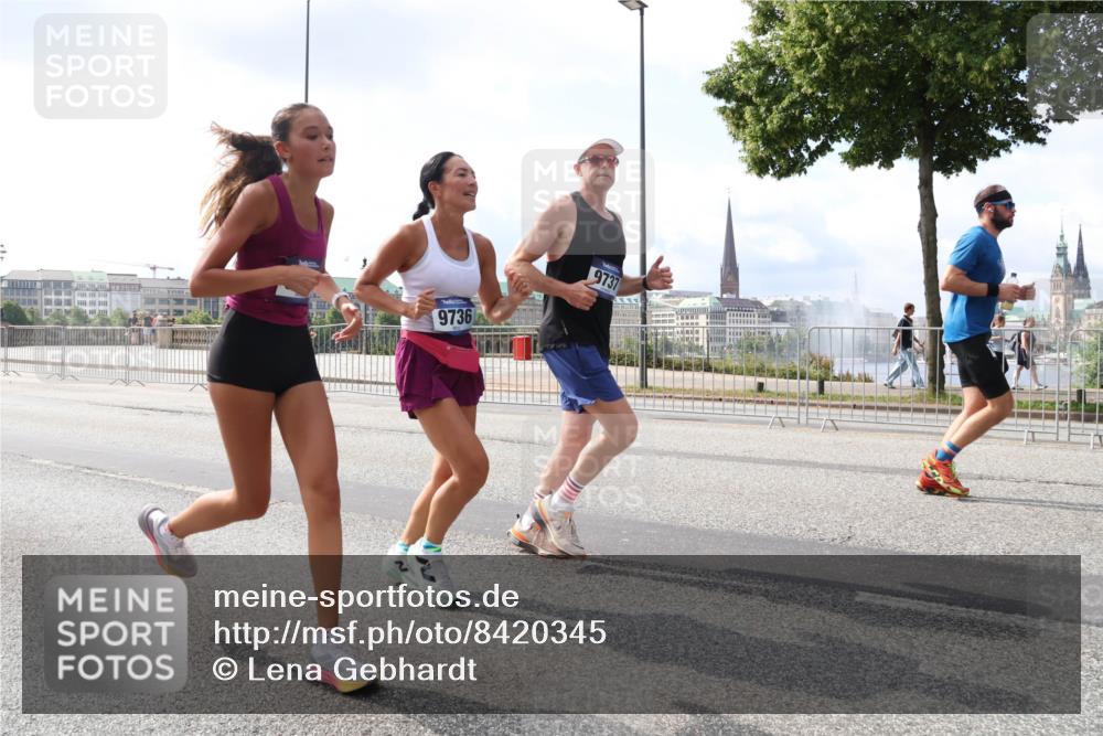 29.06.2025 - hella hamburg halbmarathon Lena Gebhardt http://msf.ph/oto/8420345 29.06.2025 10:05:41 Lombardsbrücke 9736, 9737, 1229, 1448, 1830, 1842, 1863, 1936, 1981, 2288, 2298, 2471, 2540, 2624, 3461, 3578, 3929, 4014, 4169, 4220, 4782, 5073, 5762, 6059, 8894, 8909, 9075, 9165, 9339, 9477, 9559, 9680, 9736, 9737, 9738, 9917, 10343, 10694, 10791, 10998, 11784, 11873, 11958, 12557, 13221, 14465, 14642, 16092, 16478, 16546, 16847, 17731, 17740, 17885, 18616, 18617, 18857, 18973, 19034, 19248 meine-sportfotos.de