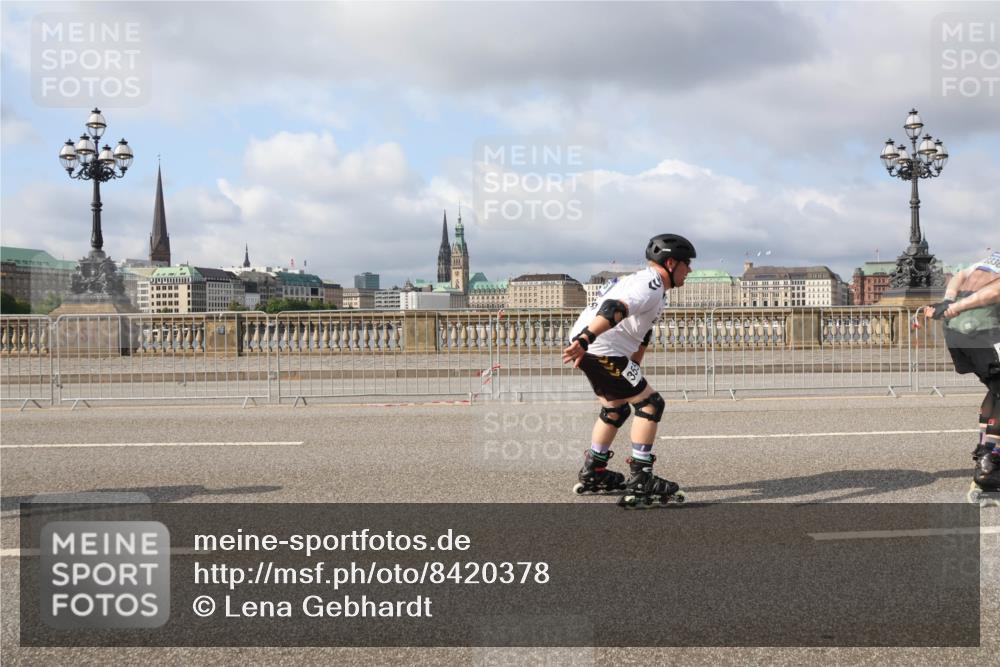 29.06.2025 - hella hamburg halbmarathon Lena Gebhardt http://msf.ph/oto/8420378 29.06.2025 08:57:40 Lombardsbrücke  meine-sportfotos.de