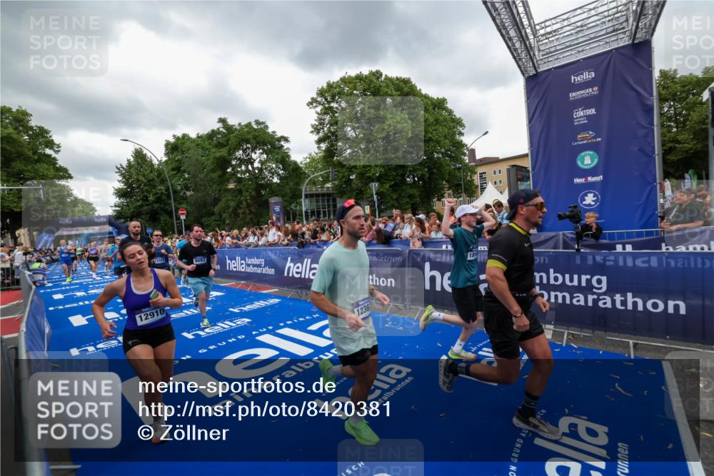 29.06.2025 - hella hamburg halbmarathon Zöllner http://msf.ph/oto/8420381 29.06.2025 10:53:07 Ziel 2208, 3059, 3258, 3334, 4121, 7509, 7864, 8587, 9093, 9537, 12155, 12367, 12519, 12910, 14323, 14791, 18590, 19208 meine-sportfotos.de