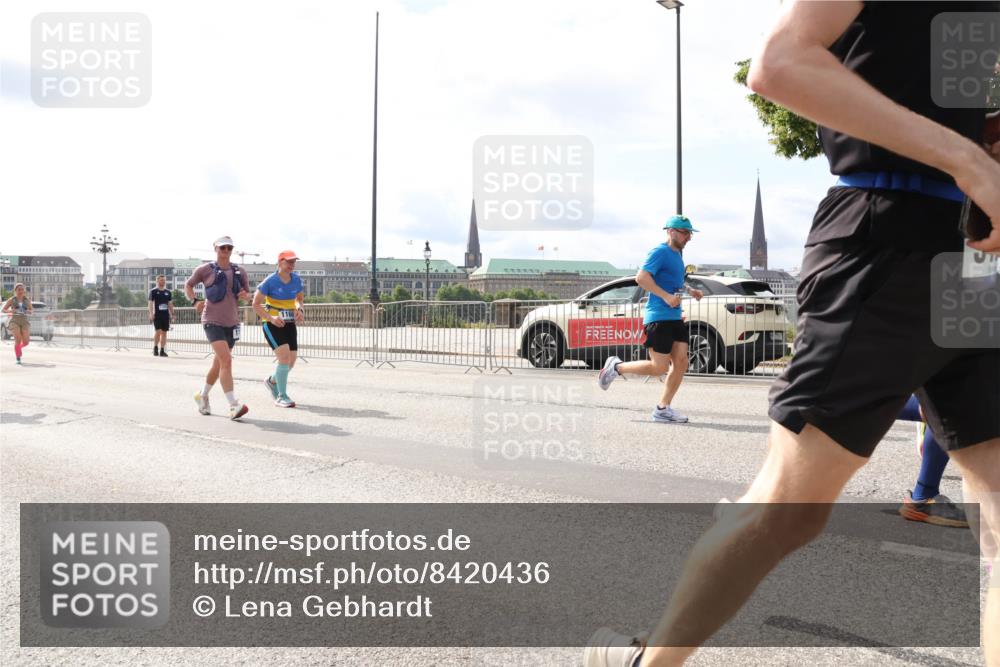 29.06.2025 - hella hamburg halbmarathon Lena Gebhardt http://msf.ph/oto/8420436 29.06.2025 10:18:21 Lombardsbrücke 1159, 1160, 1234, 1268, 1325, 1554, 1641, 1820, 1982, 2087, 2147, 2335, 2634, 2703, 2931, 3125, 3202, 3321, 3482, 3529, 3977, 4123, 4383, 4710, 4738, 4804, 5004, 5909, 6270, 6332, 6533, 7094, 7160, 7454, 7641, 7649, 7838, 7882, 7883, 8067, 8128, 8248, 8341, 8607, 8799, 9222, 9505, 9539, 9586, 9658, 9717, 9734, 9748, 9834, 9844, 9964, 10172, 10332, 10502, 10509, 10659, 10687, 10908, 12498, 12541, 12548, 12552, 12703, 13341 meine-sportfotos.de
