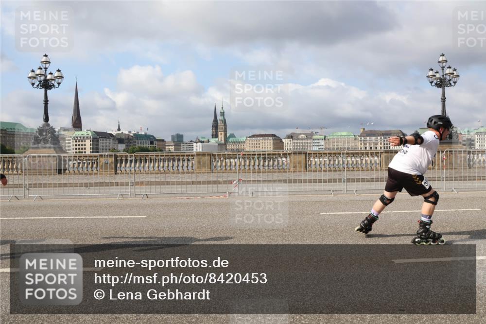 29.06.2025 - hella hamburg halbmarathon Lena Gebhardt http://msf.ph/oto/8420453 29.06.2025 08:57:40 Lombardsbrücke  meine-sportfotos.de