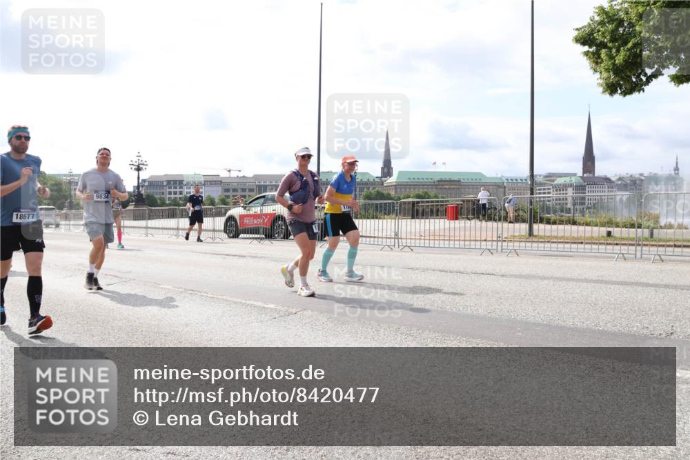 29.06.2025 - hella hamburg halbmarathon Lena Gebhardt http://msf.ph/oto/8420477 29.06.2025 10:18:22 Lombardsbrücke 18677, 9834, 1159, 1160, 1234, 1268, 1325, 1554, 1641, 1820, 1982, 2087, 2147, 2335, 2634, 2703, 2931, 3125, 3202, 3321, 3482, 3529, 3977, 4123, 4383, 4710, 4738, 4802, 4804, 5004, 5909, 6270, 6332, 6533, 7094, 7160, 7454, 7641, 7649, 7838, 7882, 7883, 8067, 8128, 8248, 8341, 8607, 9222, 9505, 9539, 9586, 9658, 9717, 9734, 9748, 9834, 9844, 9964, 10172, 10332, 10502, 10509, 10659, 10687, 10908, 12498, 12541, 12548, 12552, 12703, 13341 meine-sportfotos.de