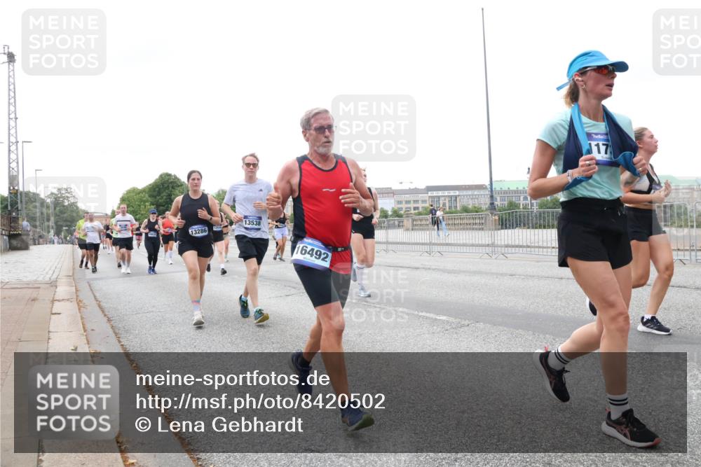 29.06.2025 - hella hamburg halbmarathon Lena Gebhardt http://msf.ph/oto/8420502 29.06.2025 10:52:26 Lombardsbrücke 13538, 13286, 16492, 17, 1369, 1418, 1826, 1978, 2362, 2420, 2528, 2983, 3038, 3140, 3227, 3645, 4087, 4273, 4436, 4591, 4598, 4606, 4815, 5062, 5262, 5360, 6386, 6403, 6404, 6406, 6456, 6671, 6985, 7511, 7690, 7691, 7735, 7812, 8194, 8196, 8250, 8251, 8621, 9068, 9070, 9103, 9368, 9460, 9730, 9731, 10080, 10296, 10342, 10392, 10600, 10634, 10673, 10879, 10884, 10928, 11084, 11126, 11127, 11297, 11375, 11736, 11899, 11974, 12546, 12558, 12994 meine-sportfotos.de