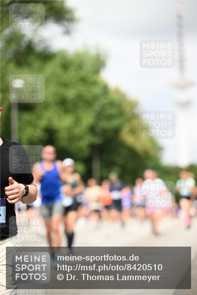 29.06.2025 - hella hamburg halbmarathon Dr. Thomas Lammeyer http://msf.ph/oto/8420510 29.06.2025 10:46:58 Kennedybrücke 1360, 1656, 1752, 1929, 1994, 2069, 2134, 2401, 2509, 2940, 2941, 3378, 3874, 4092, 4385, 4680, 4735, 4736, 4778, 5403, 5419, 6136, 6440, 6828, 6837, 7040, 7043, 7260, 7357, 7477, 7666, 8000, 8014, 8525, 8526, 9644, 9980, 10532, 10623, 10697, 10734, 10842, 11074, 11075, 11331 meine-sportfotos.de