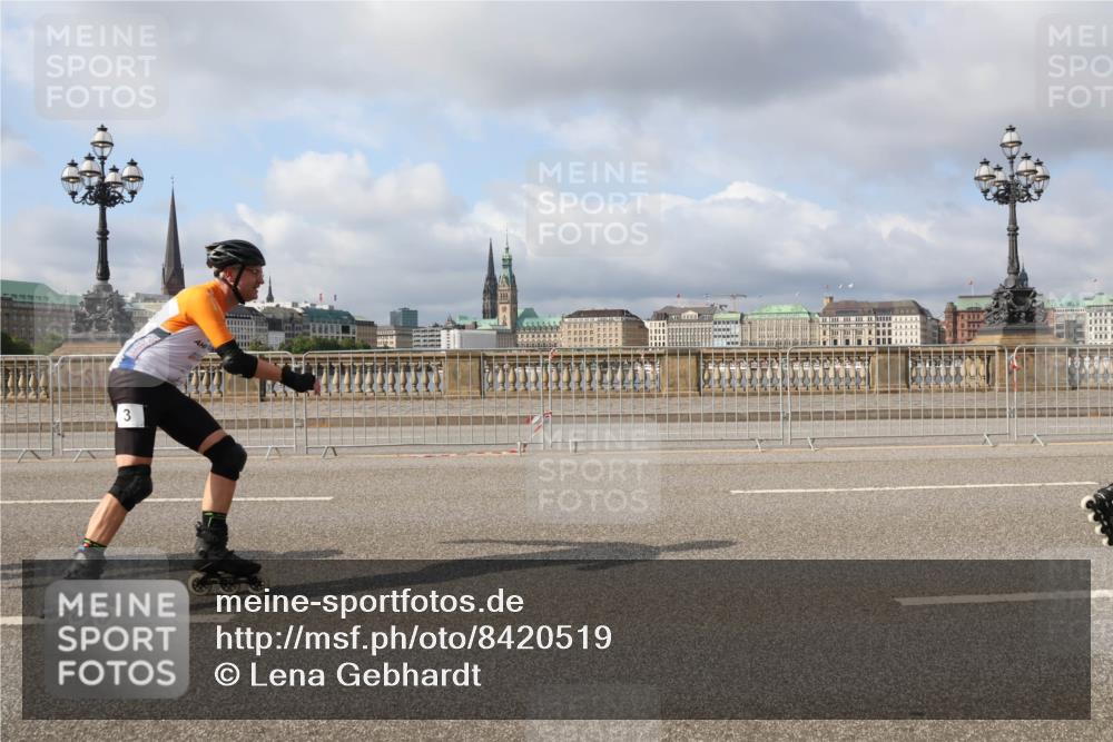 29.06.2025 - hella hamburg halbmarathon Lena Gebhardt http://msf.ph/oto/8420519 29.06.2025 08:57:40 Lombardsbrücke 3 meine-sportfotos.de