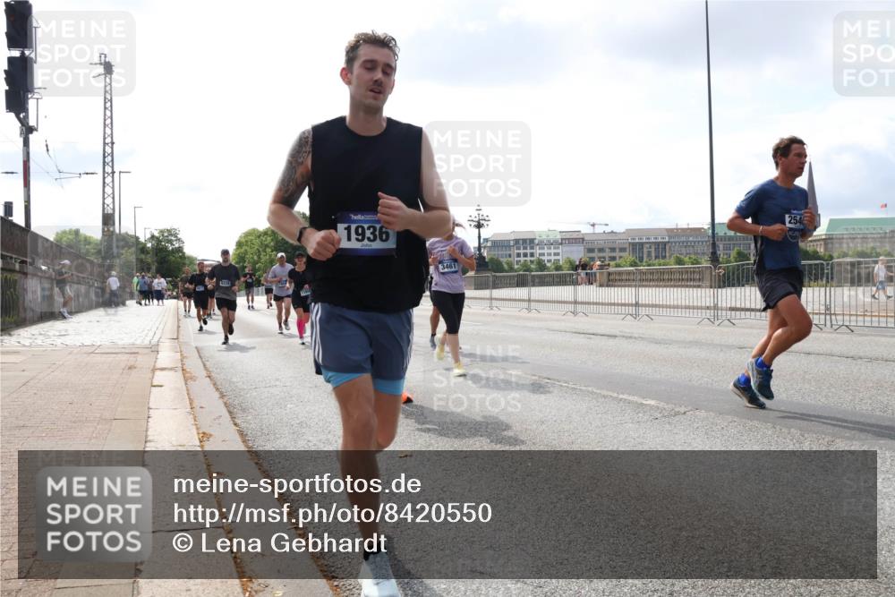 29.06.2025 - hella hamburg halbmarathon Lena Gebhardt http://msf.ph/oto/8420550 29.06.2025 10:05:44 Lombardsbrücke 1936, 3461, 254, 1229, 1448, 1830, 1842, 1863, 1936, 1981, 2288, 2298, 2471, 2540, 2624, 3461, 3578, 3929, 4014, 4169, 4782, 5073, 5762, 6014, 6059, 7741, 8051, 8894, 8909, 9075, 9165, 9339, 9477, 9559, 9680, 9736, 9737, 9738, 9917, 10343, 10694, 10791, 10998, 11784, 11873, 11958, 12557, 13221, 14465, 14642, 15766, 16092, 16441, 16478, 16546, 16687, 16847, 17731, 17740, 17885, 18616, 18617, 18857, 18973, 19034, 19248 meine-sportfotos.de
