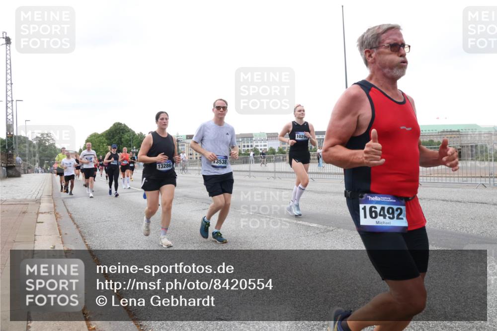 29.06.2025 - hella hamburg halbmarathon Lena Gebhardt http://msf.ph/oto/8420554 29.06.2025 10:52:26 Lombardsbrücke 13286, 3538, 1029, 16492, 1369, 1418, 1826, 1978, 2362, 2420, 2528, 2983, 3038, 3140, 3227, 3645, 4087, 4273, 4436, 4591, 4598, 4606, 4815, 5062, 5262, 5360, 6386, 6403, 6404, 6406, 6456, 6671, 6985, 7511, 7690, 7691, 7735, 7812, 8194, 8196, 8250, 8251, 8621, 9068, 9070, 9103, 9368, 9460, 9730, 9731, 10080, 10296, 10342, 10392, 10600, 10634, 10673, 10879, 10884, 10928, 11084, 11126, 11127, 11297, 11375, 11736, 11899, 11974, 12546, 12558, 12994 meine-sportfotos.de