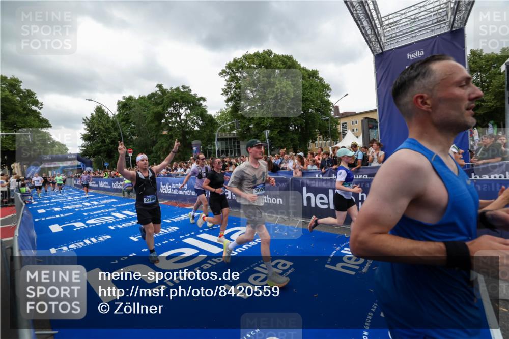 29.06.2025 - hella hamburg halbmarathon Zöllner http://msf.ph/oto/8420559 29.06.2025 10:53:12 Ziel 2111, 2208, 3059, 3258, 4121, 7383, 7864, 8273, 9537, 14323, 16929, 16986, 19208 meine-sportfotos.de