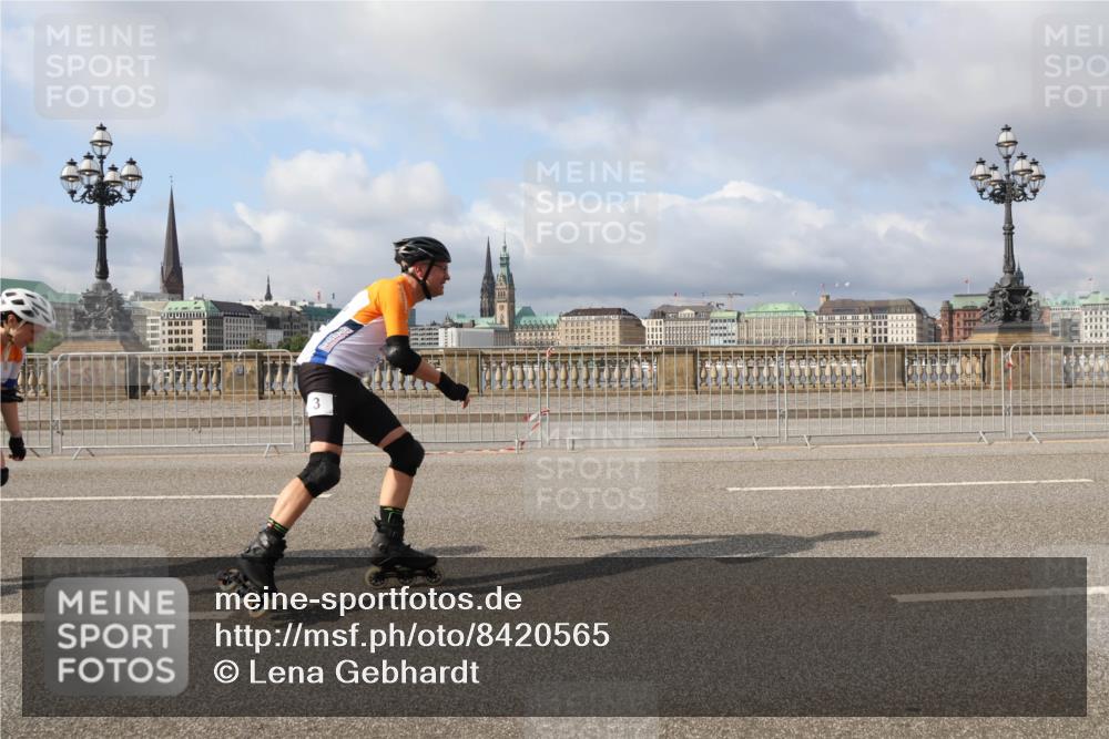 29.06.2025 - hella hamburg halbmarathon Lena Gebhardt http://msf.ph/oto/8420565 29.06.2025 08:57:40 Lombardsbrücke 3 meine-sportfotos.de