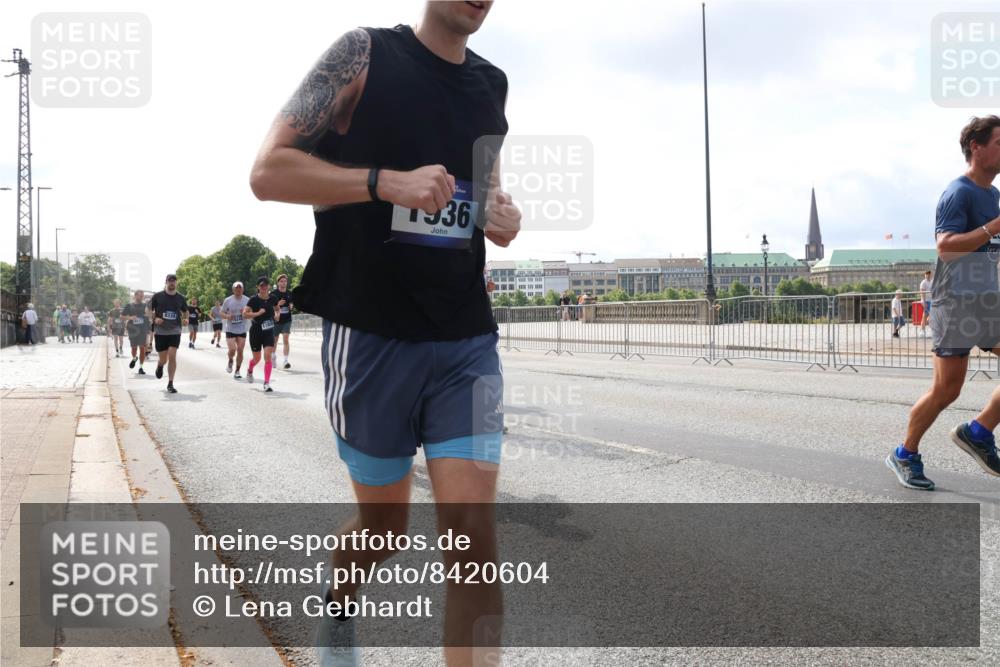 29.06.2025 - hella hamburg halbmarathon Lena Gebhardt http://msf.ph/oto/8420604 29.06.2025 10:05:44 Lombardsbrücke 1936, 1229, 1448, 1830, 1842, 1863, 1936, 1981, 2288, 2298, 2471, 2540, 2624, 3461, 3578, 3929, 4014, 4169, 4782, 5073, 5762, 6014, 6059, 7741, 8051, 8894, 8909, 9075, 9165, 9339, 9477, 9559, 9680, 9736, 9737, 9738, 9917, 10343, 10694, 10791, 10998, 11784, 11873, 11958, 12557, 13221, 14465, 14642, 15766, 16092, 16441, 16478, 16546, 16687, 16847, 17731, 17740, 17885, 18616, 18617, 18857, 18973, 19034, 19248 meine-sportfotos.de