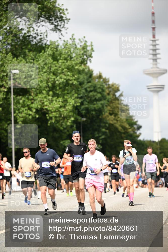29.06.2025 - hella hamburg halbmarathon Dr. Thomas Lammeyer http://msf.ph/oto/8420661 29.06.2025 10:47:02 Kennedybrücke 1150, 1360, 1656, 1752, 1929, 1994, 2134, 2401, 2509, 2580, 2940, 2941, 3378, 3874, 4092, 4680, 4778, 5403, 5419, 6136, 6440, 6764, 6828, 6837, 7040, 7043, 7260, 7357, 7477, 7515, 7666, 8000, 8161, 8525, 8526, 9644, 9980, 10008, 10623, 10697, 10734, 10842, 11074, 11075, 11331 meine-sportfotos.de