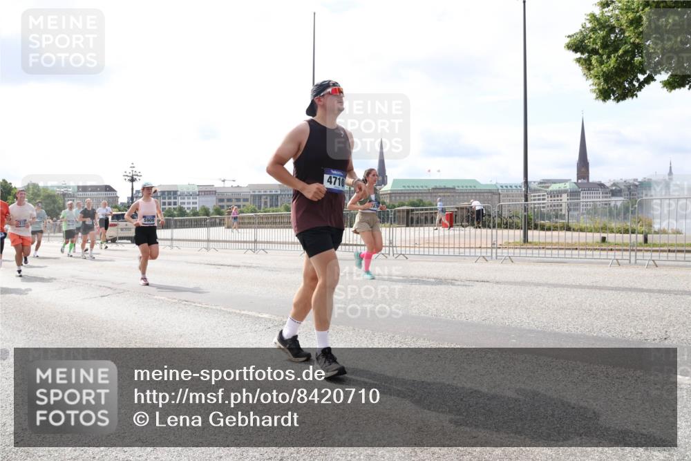 29.06.2025 - hella hamburg halbmarathon Lena Gebhardt http://msf.ph/oto/8420710 29.06.2025 10:18:26 Lombardsbrücke 5909, 4710, 1159, 1160, 1234, 1268, 1325, 1554, 1820, 1982, 2087, 2147, 2335, 2634, 2703, 2931, 3125, 3202, 3321, 3482, 3529, 3977, 4123, 4383, 4710, 4738, 4802, 4804, 5049, 5909, 5910, 6270, 6332, 6533, 7094, 7160, 7214, 7454, 7641, 7649, 7838, 7882, 7883, 8067, 8248, 8341, 8607, 8665, 9222, 9276, 9505, 9539, 9586, 9658, 9717, 9734, 9748, 9834, 9844, 10172, 10332, 10502, 10659, 10687, 10908, 12498, 12541, 12548, 12552, 12703, 13341 meine-sportfotos.de