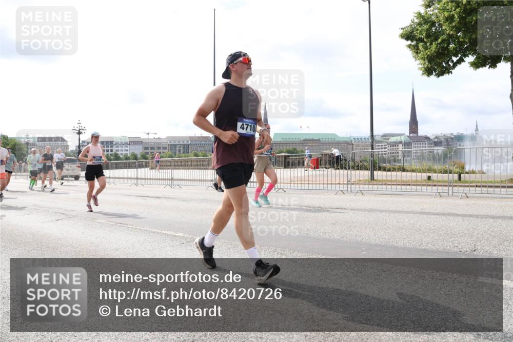 29.06.2025 - hella hamburg halbmarathon Lena Gebhardt http://msf.ph/oto/8420726 29.06.2025 10:18:26 Lombardsbrücke 5909, 4710, 17878, 1159, 1160, 1234, 1268, 1325, 1554, 1820, 1982, 2087, 2147, 2335, 2634, 2703, 2931, 3125, 3202, 3321, 3482, 3529, 3977, 4123, 4383, 4710, 4738, 4802, 4804, 5049, 5909, 5910, 6270, 6332, 6533, 7094, 7160, 7214, 7454, 7641, 7649, 7838, 7882, 7883, 8067, 8248, 8341, 8607, 8665, 9222, 9276, 9505, 9539, 9586, 9658, 9717, 9734, 9748, 9834, 9844, 10172, 10332, 10502, 10659, 10687, 10908, 12498, 12541, 12548, 12552, 12703, 13341 meine-sportfotos.de