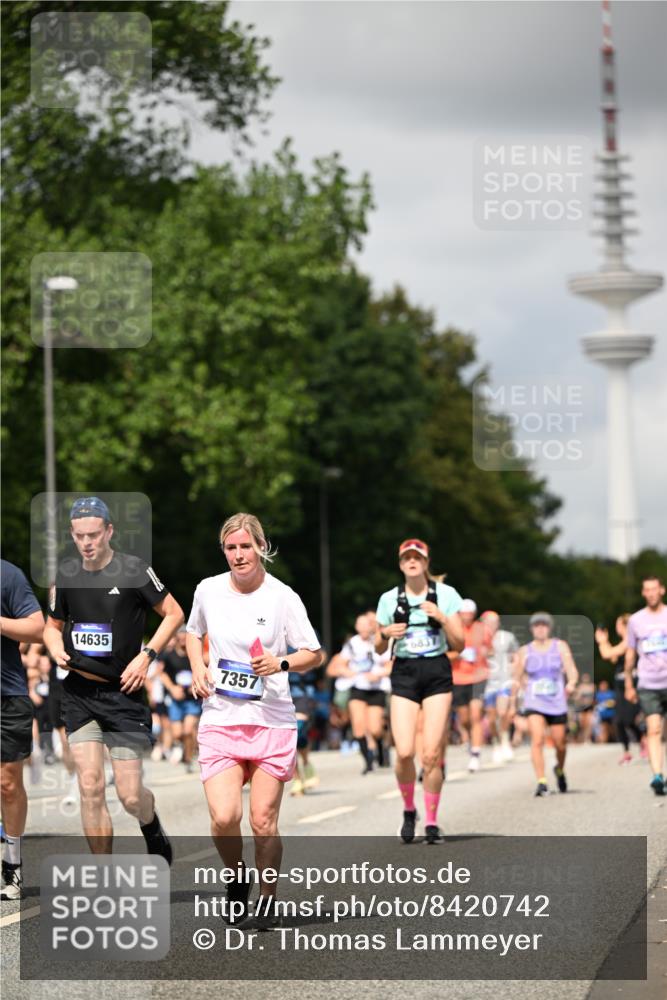 29.06.2025 - hella hamburg halbmarathon Dr. Thomas Lammeyer http://msf.ph/oto/8420742 29.06.2025 10:47:04 Kennedybrücke 1150, 1360, 1656, 1752, 1929, 1994, 2134, 2401, 2509, 2580, 2940, 2941, 3378, 3874, 4092, 4680, 4778, 5403, 5419, 6136, 6440, 6764, 6828, 6837, 7040, 7043, 7260, 7357, 7477, 7515, 7557, 7666, 8000, 8161, 8435, 8525, 8526, 9644, 9980, 10008, 10623, 10697, 10734, 10842, 11074, 11075, 11331 meine-sportfotos.de