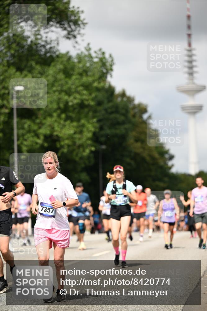 29.06.2025 - hella hamburg halbmarathon Dr. Thomas Lammeyer http://msf.ph/oto/8420774 29.06.2025 10:47:05 Kennedybrücke 1150, 1360, 1656, 1752, 1929, 1994, 2134, 2401, 2509, 2580, 2940, 2941, 3378, 3874, 4092, 4680, 4778, 5403, 5419, 6136, 6440, 6764, 6828, 6837, 7040, 7043, 7260, 7357, 7477, 7515, 7557, 7666, 8000, 8161, 8435, 8525, 8526, 9644, 9980, 10008, 10623, 10697, 10734, 10842, 11074, 11075, 11331 meine-sportfotos.de