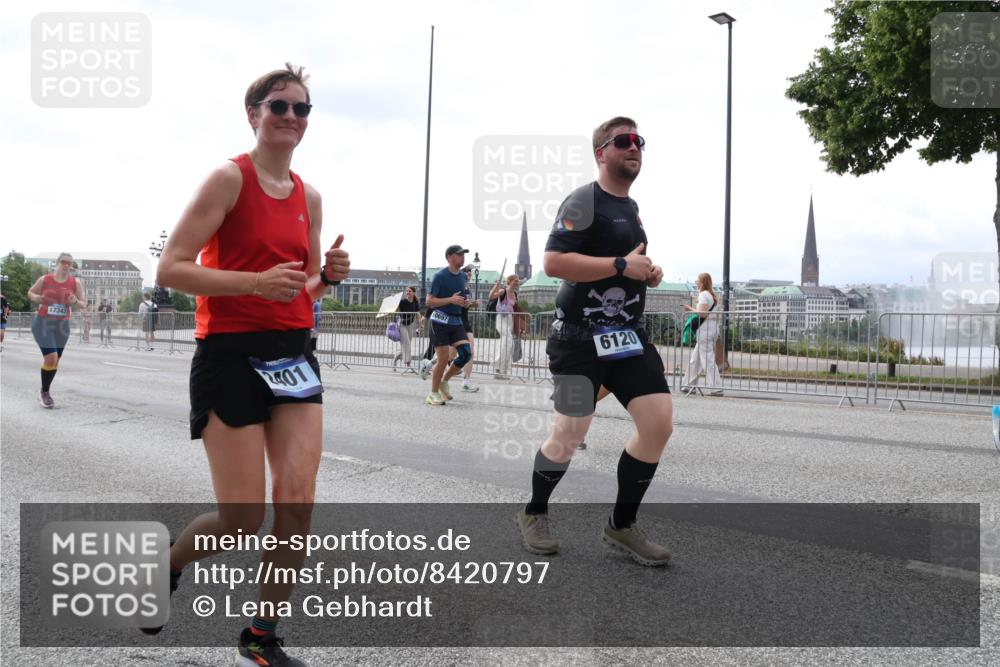 29.06.2025 - hella hamburg halbmarathon Lena Gebhardt http://msf.ph/oto/8420797 29.06.2025 10:42:50 Lombardsbrücke 201, 10697, 6120, 1149, 1150, 1467, 1656, 1788, 1929, 1957, 1964, 1994, 2069, 2103, 2134, 2158, 2267, 2361, 2401, 2450, 2509, 2538, 2580, 2940, 2941, 2971, 3283, 3378, 3518, 3605, 3764, 3874, 4092, 4105, 4334, 4385, 4778, 4891, 5067, 5268, 5403, 5417, 5755, 5810, 5967, 6120, 6764, 7040, 7043, 7260, 7513, 7557, 7666, 8161, 8525, 8526, 8529, 8795, 8816, 8991, 9072, 9304, 9378, 9644, 9980, 10008, 10180, 10454, 10532, 10697, 11142, 11710, 12151, 12441, 13049, 13241 meine-sportfotos.de