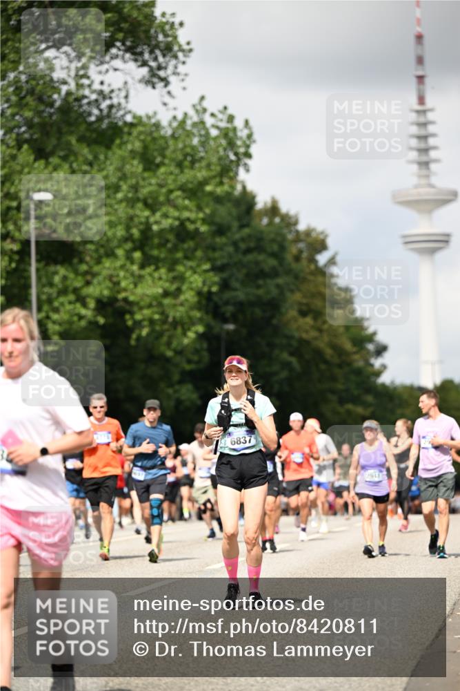 29.06.2025 - hella hamburg halbmarathon Dr. Thomas Lammeyer http://msf.ph/oto/8420811 29.06.2025 10:47:06 Kennedybrücke 1150, 1360, 1656, 1752, 1929, 1994, 2134, 2401, 2450, 2509, 2580, 2940, 2941, 3378, 3874, 4092, 4680, 4778, 5403, 5419, 6136, 6440, 6764, 6828, 6837, 7043, 7260, 7357, 7477, 7515, 7557, 7666, 8000, 8161, 8435, 8525, 8526, 9644, 9980, 10008, 10623, 10697, 10734, 10842, 10899, 11074, 11075, 11331 meine-sportfotos.de