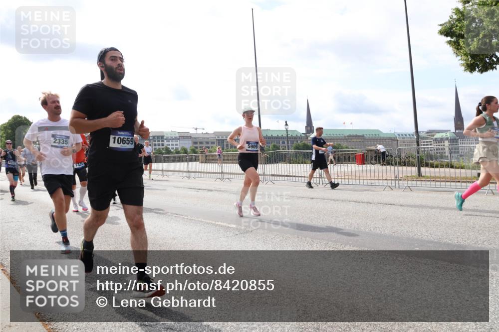 29.06.2025 - hella hamburg halbmarathon Lena Gebhardt http://msf.ph/oto/8420855 29.06.2025 10:18:27 Lombardsbrücke 9222, 2335, 1325, 10659, 5909, 116, 1159, 1160, 1234, 1268, 1325, 1554, 1820, 1982, 2087, 2147, 2335, 2634, 2703, 2931, 3125, 3202, 3321, 3482, 3529, 3977, 4123, 4383, 4710, 4738, 4802, 4804, 5049, 5909, 5910, 6270, 6332, 6533, 7094, 7160, 7214, 7454, 7641, 7649, 7838, 7882, 7883, 8067, 8248, 8341, 8665, 9222, 9276, 9505, 9539, 9586, 9658, 9717, 9748, 9834, 9844, 10172, 10332, 10502, 10659, 10687, 10908, 12498, 12541, 12548, 12552, 12703, 13341 meine-sportfotos.de