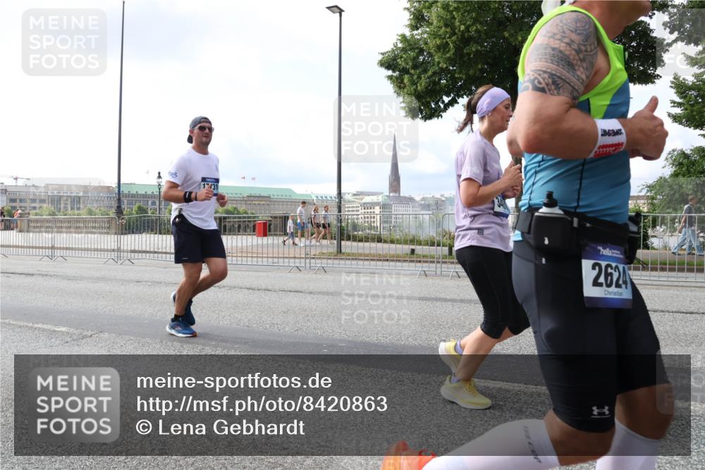 29.06.2025 - hella hamburg halbmarathon Lena Gebhardt http://msf.ph/oto/8420863 29.06.2025 10:05:46 Lombardsbrücke 503, 12, 31, 2624, 1229, 1448, 1830, 1842, 1863, 1936, 1981, 2288, 2298, 2471, 2540, 2624, 3062, 3461, 3578, 3929, 4014, 4169, 4782, 5073, 5762, 6014, 7741, 8051, 8894, 8909, 9075, 9165, 9339, 9477, 9559, 9680, 9736, 9737, 9738, 9917, 10343, 10694, 10791, 10998, 11784, 11873, 11958, 12557, 13042, 13221, 14465, 14642, 14987, 15766, 16092, 16441, 16546, 16687, 16847, 17731, 17740, 17885, 18616, 18617, 18768, 18857, 18973, 19248 meine-sportfotos.de