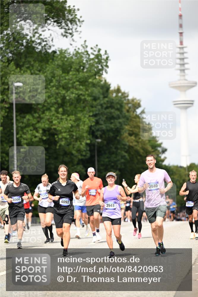 29.06.2025 - hella hamburg halbmarathon Dr. Thomas Lammeyer http://msf.ph/oto/8420963 29.06.2025 10:47:10 Kennedybrücke 1150, 1360, 1656, 1752, 1929, 1994, 2134, 2401, 2450, 2509, 2580, 2940, 2941, 3378, 3874, 4092, 4334, 4778, 4891, 4892, 5268, 5403, 6136, 6440, 6764, 6828, 6837, 7260, 7357, 7477, 7515, 7557, 7666, 8000, 8161, 8435, 8525, 8526, 9980, 10008, 10697, 10734, 10899, 11074, 11075, 11331 meine-sportfotos.de