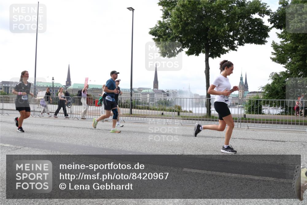 29.06.2025 - hella hamburg halbmarathon Lena Gebhardt http://msf.ph/oto/8420967 29.06.2025 10:42:51 Lombardsbrücke 409, 10697, 1149, 1467, 1656, 1788, 1929, 1957, 1964, 1994, 2069, 2103, 2134, 2158, 2267, 2361, 2401, 2450, 2509, 2538, 2580, 2940, 2941, 2971, 3074, 3283, 3378, 3518, 3605, 3764, 3874, 4092, 4105, 4334, 4385, 4778, 5067, 5268, 5403, 5417, 5755, 5810, 5967, 6120, 6764, 7040, 7043, 7260, 7513, 7666, 8161, 8184, 8525, 8526, 8529, 8795, 8816, 8991, 9072, 9304, 9378, 9644, 9980, 10008, 10180, 10454, 10532, 10697, 11142, 11710, 12151, 12441, 13049, 13241 meine-sportfotos.de