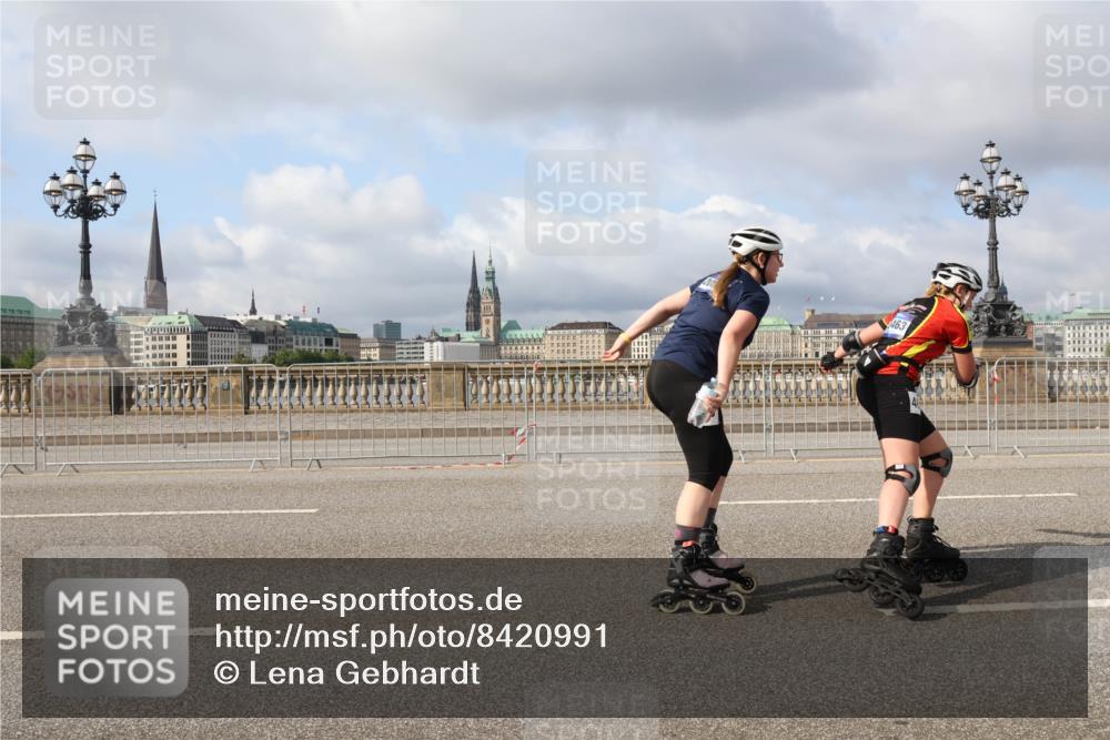 29.06.2025 - hella hamburg halbmarathon Lena Gebhardt http://msf.ph/oto/8420991 29.06.2025 08:57:42 Lombardsbrücke 463 meine-sportfotos.de