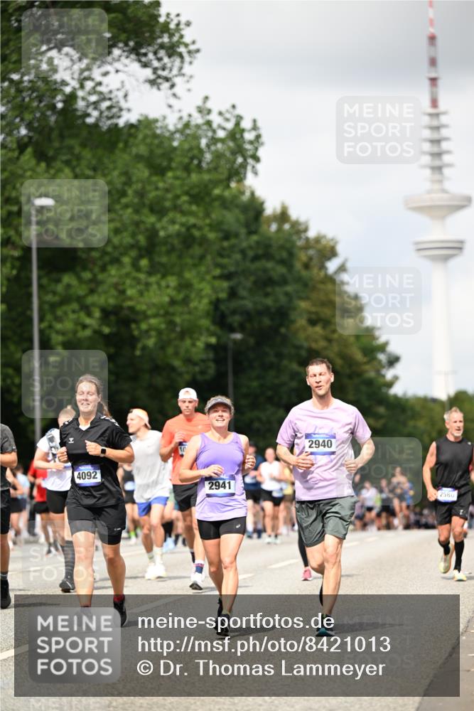 29.06.2025 - hella hamburg halbmarathon Dr. Thomas Lammeyer http://msf.ph/oto/8421013 29.06.2025 10:47:10 Kennedybrücke 1150, 1360, 1656, 1752, 1929, 1994, 2134, 2401, 2450, 2509, 2580, 2940, 2941, 3378, 3874, 4092, 4334, 4778, 4891, 4892, 5268, 5403, 6136, 6440, 6764, 6828, 6837, 7260, 7357, 7477, 7515, 7557, 7666, 8000, 8161, 8435, 8525, 8526, 9980, 10008, 10697, 10734, 10899, 11074, 11075, 11331 meine-sportfotos.de