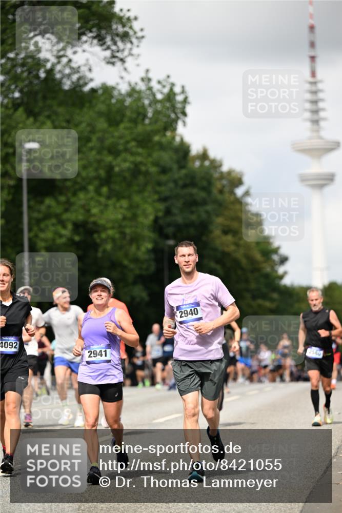 29.06.2025 - hella hamburg halbmarathon Dr. Thomas Lammeyer http://msf.ph/oto/8421055 29.06.2025 10:47:11 Kennedybrücke 1150, 1360, 1656, 1929, 1994, 2401, 2450, 2509, 2580, 2940, 2941, 3378, 3874, 4092, 4334, 4778, 4891, 4892, 5268, 5403, 6136, 6440, 6764, 6828, 6837, 7260, 7357, 7477, 7515, 7557, 7666, 8000, 8161, 8435, 8525, 8526, 9304, 9980, 10008, 10697, 10734, 10899, 11331 meine-sportfotos.de
