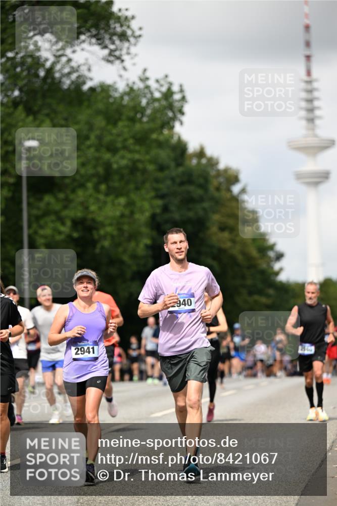 29.06.2025 - hella hamburg halbmarathon Dr. Thomas Lammeyer http://msf.ph/oto/8421067 29.06.2025 10:47:12 Kennedybrücke 1150, 1360, 1656, 1929, 1994, 2401, 2450, 2509, 2580, 2940, 2941, 3378, 3874, 4092, 4334, 4778, 4891, 4892, 5268, 5403, 6440, 6764, 6828, 6837, 7260, 7357, 7477, 7515, 7557, 7666, 8000, 8161, 8435, 8525, 8526, 9304, 9980, 10008, 10697, 10734, 10899, 11331 meine-sportfotos.de
