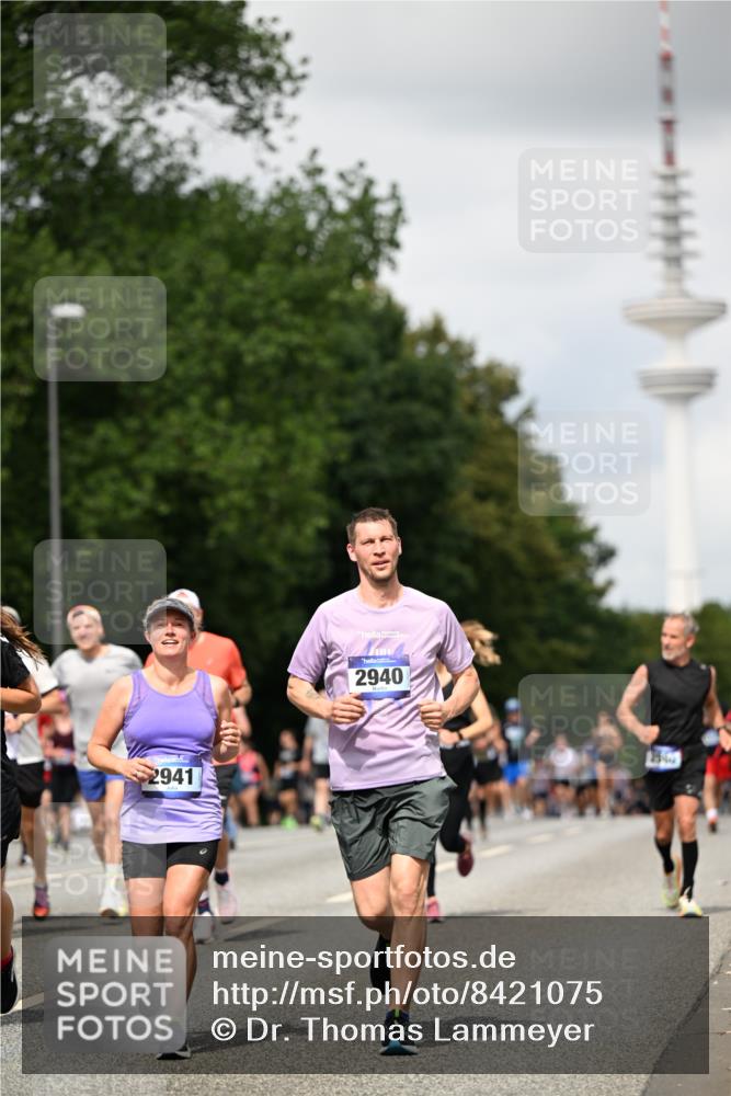29.06.2025 - hella hamburg halbmarathon Dr. Thomas Lammeyer http://msf.ph/oto/8421075 29.06.2025 10:47:12 Kennedybrücke 1150, 1360, 1656, 1929, 1994, 2401, 2450, 2509, 2580, 2940, 2941, 3378, 3874, 4092, 4334, 4778, 4891, 4892, 5268, 5403, 6440, 6764, 6828, 6837, 7260, 7357, 7477, 7515, 7557, 7666, 8000, 8161, 8435, 8525, 8526, 9304, 9980, 10008, 10697, 10734, 10899, 11331 meine-sportfotos.de