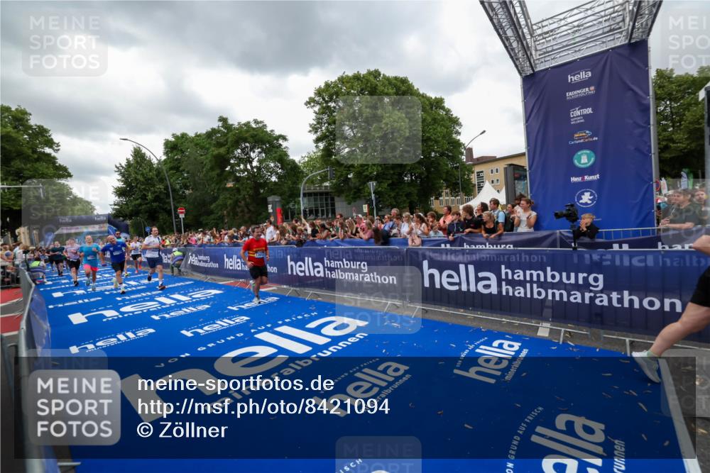 29.06.2025 - hella hamburg halbmarathon Zöllner http://msf.ph/oto/8421094 29.06.2025 10:53:34 Ziel 1030, 1061, 1098, 1499, 1783, 2070, 3399, 5866, 6628, 6629, 11068, 12909, 13912, 15113, 15497, 17710, 18450, 18612 meine-sportfotos.de