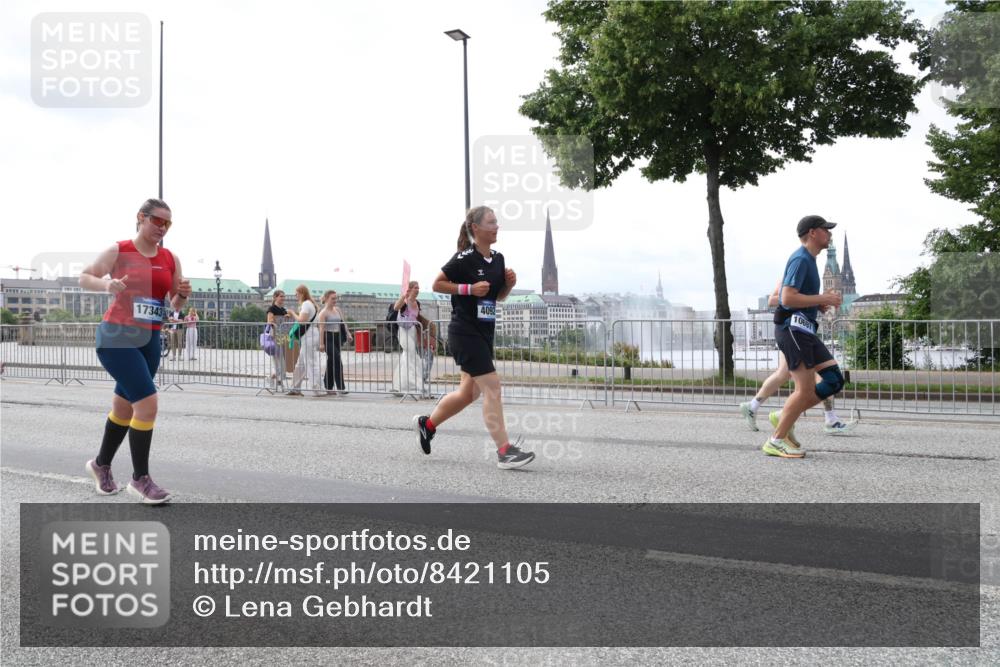 29.06.2025 - hella hamburg halbmarathon Lena Gebhardt http://msf.ph/oto/8421105 29.06.2025 10:42:52 Lombardsbrücke 17343, 4092, 10697, 1149, 1467, 1656, 1788, 1929, 1957, 1964, 1994, 2069, 2103, 2134, 2158, 2267, 2361, 2401, 2450, 2509, 2538, 2580, 2940, 2941, 2971, 3074, 3283, 3378, 3518, 3605, 3764, 3874, 4092, 4105, 4334, 4385, 4778, 5067, 5268, 5403, 5417, 5755, 5967, 6120, 6764, 7040, 7043, 7513, 7666, 8161, 8184, 8525, 8526, 8529, 8795, 8816, 8991, 9072, 9304, 9378, 9644, 9980, 10008, 10180, 10454, 10532, 10697, 11142, 11710, 12151, 12441, 13049, 13241 meine-sportfotos.de