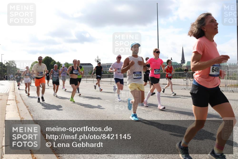29.06.2025 - hella hamburg halbmarathon Lena Gebhardt http://msf.ph/oto/8421145 29.06.2025 09:51:43 Lombardsbrücke 092, 2653, 14861, 10934, 8346, 12711, 6490, 1136, 1312, 1353, 1520, 1569, 1570, 1903, 1912, 1920, 1941, 2653, 2880, 2972, 3437, 3523, 3700, 4297, 4634, 4759, 4843, 4865, 4991, 4999, 5014, 5129, 5375, 5410, 5987, 6490, 6700, 6721, 6770, 7092, 7105, 7185, 7363, 7378, 7693, 7962, 8074, 8346, 8359, 8871, 8900, 9114, 9313, 9358, 9364, 9885, 10319, 10375, 10480, 10669, 10691, 10934, 11021, 11049, 11417, 11714, 11959, 12623, 12711, 14201 meine-sportfotos.de