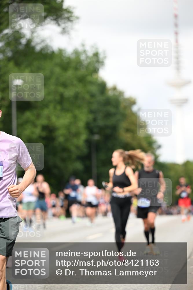 29.06.2025 - hella hamburg halbmarathon Dr. Thomas Lammeyer http://msf.ph/oto/8421163 29.06.2025 10:47:14 Kennedybrücke 1150, 1360, 1656, 1929, 1994, 2401, 2450, 2509, 2580, 2940, 2941, 3378, 3874, 4092, 4334, 4778, 4891, 4892, 5268, 5403, 6440, 6764, 6837, 7357, 7477, 7515, 7557, 7666, 8000, 8161, 8435, 8525, 8526, 9304, 9980, 10008, 10697, 10734, 10899, 11331 meine-sportfotos.de