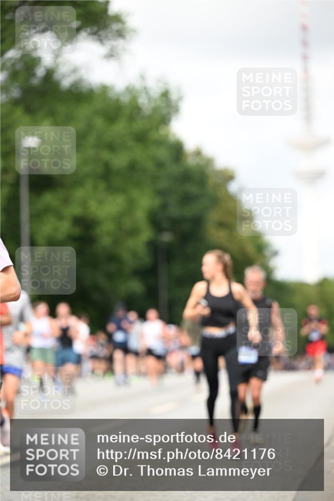 29.06.2025 - hella hamburg halbmarathon Dr. Thomas Lammeyer http://msf.ph/oto/8421176 29.06.2025 10:47:14 Kennedybrücke 1150, 1360, 1656, 1929, 1994, 2401, 2450, 2509, 2580, 2940, 2941, 3378, 3874, 4092, 4334, 4778, 4891, 4892, 5268, 5403, 6440, 6764, 6837, 7357, 7477, 7515, 7557, 7666, 8000, 8161, 8435, 8525, 8526, 9304, 9980, 10008, 10697, 10734, 10899, 11331 meine-sportfotos.de