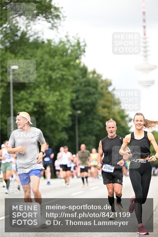 29.06.2025 - hella hamburg halbmarathon Dr. Thomas Lammeyer http://msf.ph/oto/8421199 29.06.2025 10:47:15 Kennedybrücke 1150, 1360, 1656, 1929, 1994, 2401, 2450, 2509, 2580, 2940, 2941, 3378, 3874, 4092, 4334, 4778, 4891, 4892, 5268, 5403, 6440, 6764, 6837, 7357, 7477, 7515, 7557, 7666, 8000, 8161, 8233, 8435, 8525, 8526, 9304, 9980, 10008, 10697, 10734, 10899, 11331 meine-sportfotos.de