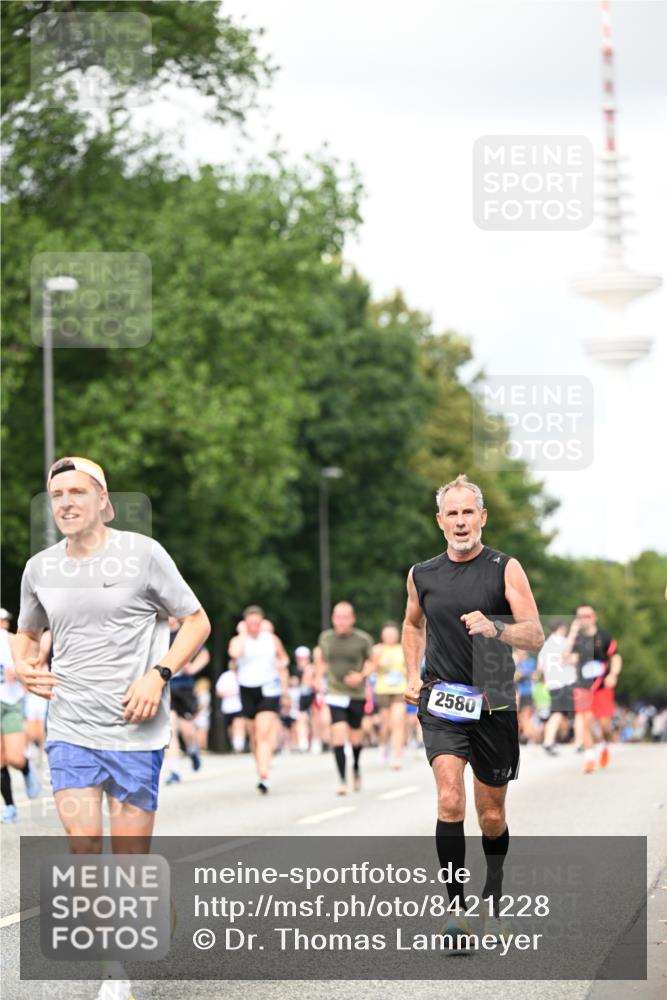 29.06.2025 - hella hamburg halbmarathon Dr. Thomas Lammeyer http://msf.ph/oto/8421228 29.06.2025 10:47:16 Kennedybrücke 1150, 1360, 1656, 1929, 1994, 2401, 2450, 2509, 2580, 2940, 2941, 3378, 3874, 4092, 4334, 4353, 4778, 4891, 4892, 5268, 5403, 6440, 6764, 6837, 7357, 7477, 7515, 7557, 7666, 8000, 8161, 8233, 8435, 8525, 8526, 9304, 9980, 10008, 10536, 10697, 10734, 10899, 11331 meine-sportfotos.de