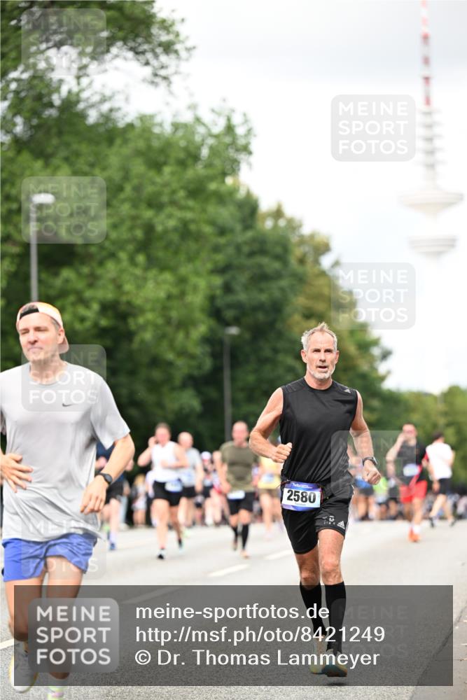 29.06.2025 - hella hamburg halbmarathon Dr. Thomas Lammeyer http://msf.ph/oto/8421249 29.06.2025 10:47:16 Kennedybrücke 1150, 1360, 1656, 1929, 1994, 2401, 2450, 2509, 2580, 2940, 2941, 3378, 3874, 4092, 4334, 4353, 4778, 4891, 4892, 5268, 5403, 6440, 6764, 6837, 7357, 7477, 7515, 7557, 7666, 8000, 8161, 8233, 8435, 8525, 8526, 9304, 9980, 10008, 10536, 10697, 10734, 10899, 11331 meine-sportfotos.de