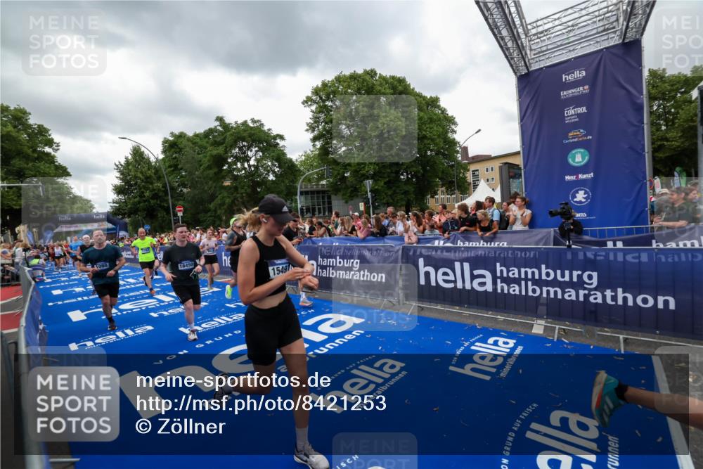 29.06.2025 - hella hamburg halbmarathon Zöllner http://msf.ph/oto/8421253 29.06.2025 10:53:39 Ziel 1030, 1061, 1098, 1499, 1502, 1783, 2058, 2070, 2630, 3399, 3819, 6628, 6762, 10549, 11604, 12632, 13865, 15061, 15113, 15497, 15856, 16092, 18143, 18450, 18612, 18666, 18715 meine-sportfotos.de