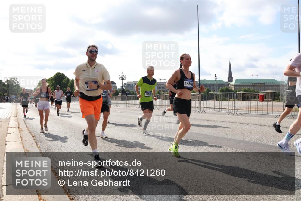 29.06.2025 - hella hamburg halbmarathon Lena Gebhardt http://msf.ph/oto/8421260 29.06.2025 09:51:45 Lombardsbrücke 2653, 1740, 15932, 14861, 1136, 1312, 1353, 1520, 1569, 1570, 1903, 1912, 1920, 1941, 2653, 2880, 2972, 3437, 3523, 3697, 3700, 4297, 4634, 4759, 4843, 4865, 4991, 4999, 5014, 5047, 5129, 5375, 5410, 5987, 6490, 6700, 6705, 6770, 7092, 7105, 7185, 7363, 7378, 7962, 8074, 8346, 8359, 8871, 8900, 9114, 9358, 9364, 9885, 10319, 10375, 10480, 10669, 10691, 10934, 10978, 11021, 11049, 11417, 11714, 11959, 12623, 12711, 14201 meine-sportfotos.de